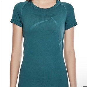 NWOT CRZ YOGA Speedy Seamless Short Sleeves Slim Fit size M